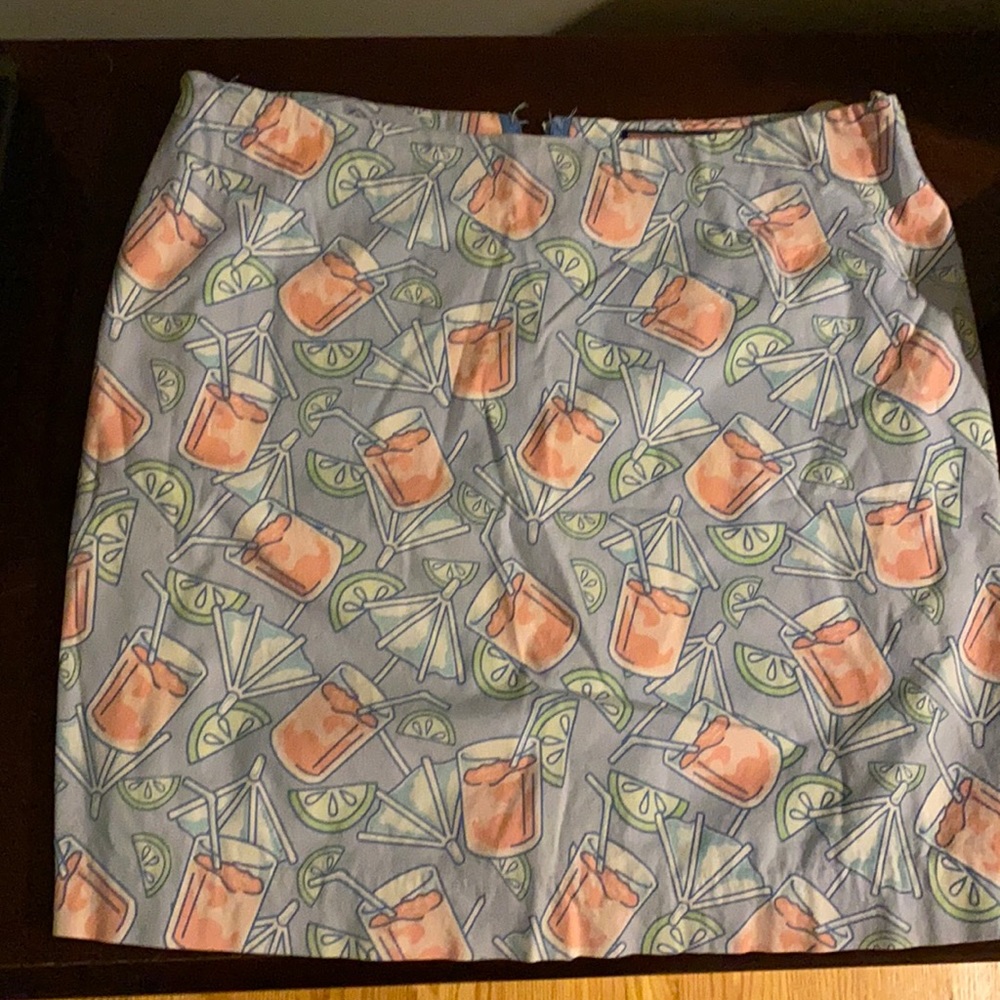 Vineyard Vines Skirt sz 6- lemonade cocktails